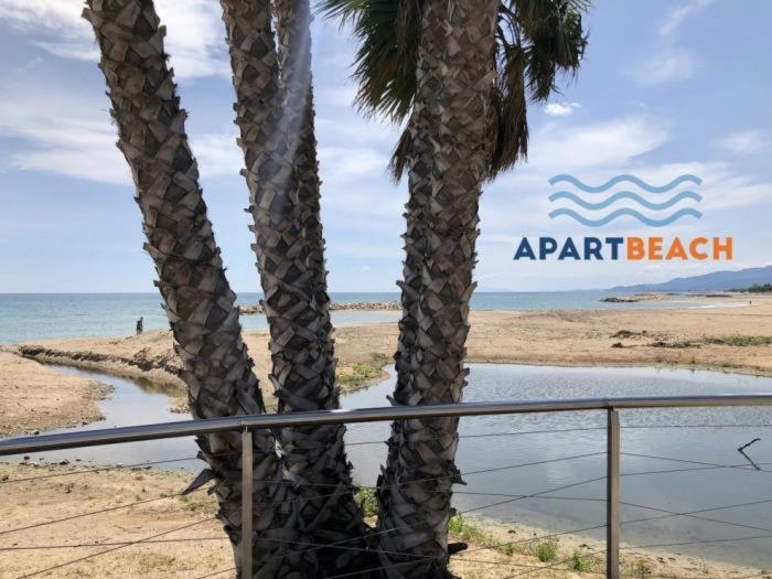 Apartbeach Marina Playa Climatizado Y Vistas Playa Apartment Кембрилс Екстериор снимка