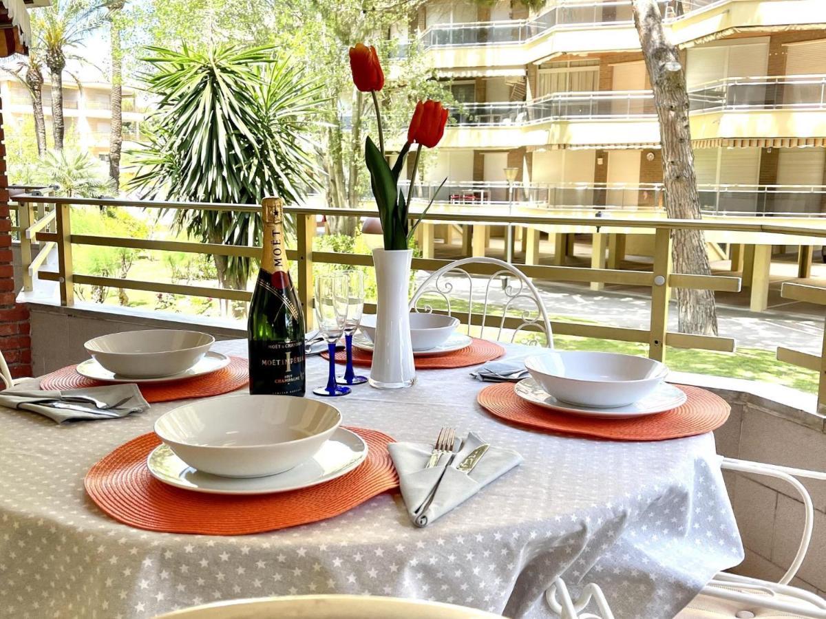 Vacaciones Frente Playa Y Climatizado Apartment Кембрилс Екстериор снимка