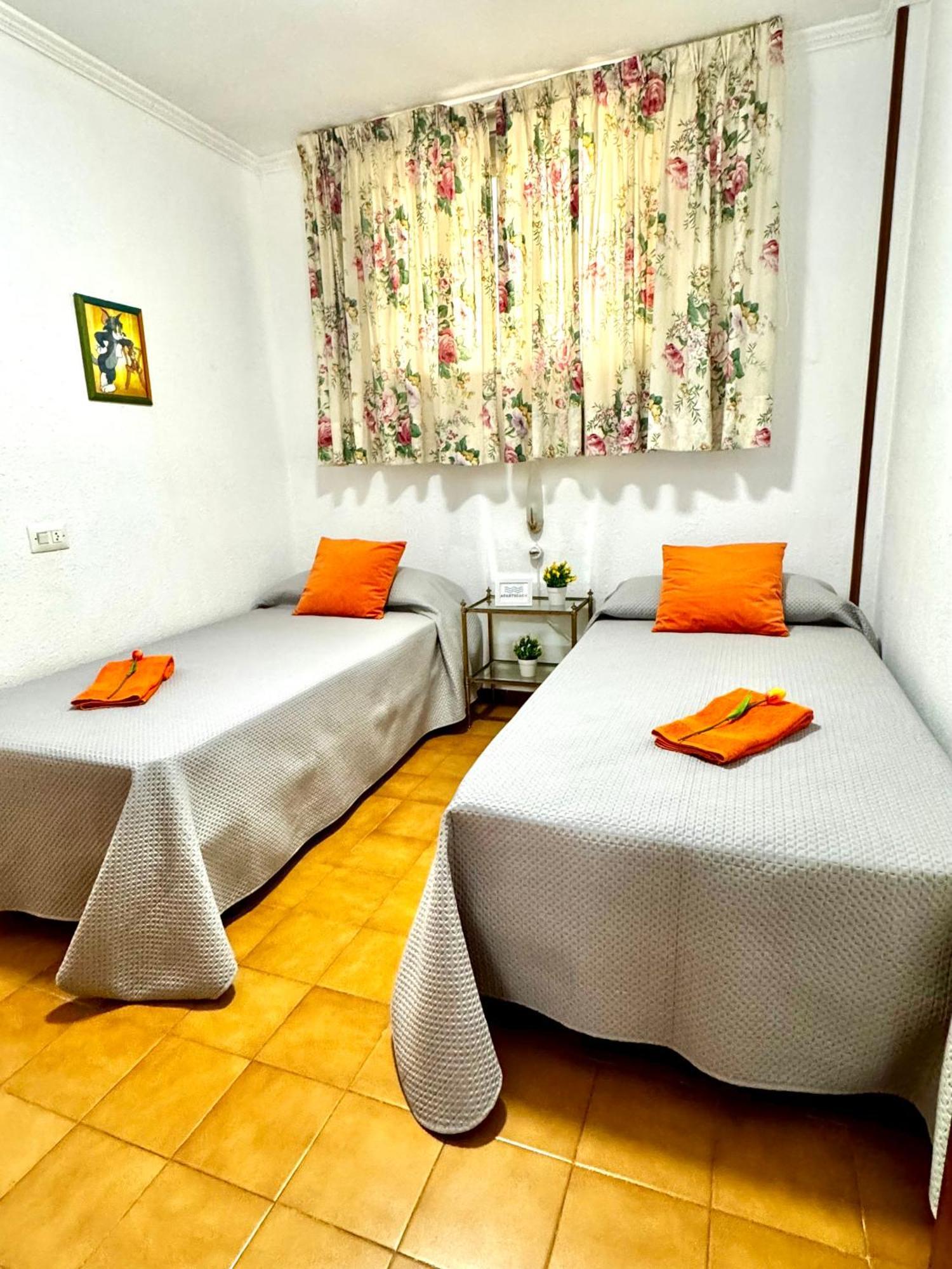 Vacaciones Frente Playa Y Climatizado Apartment Кембрилс Екстериор снимка