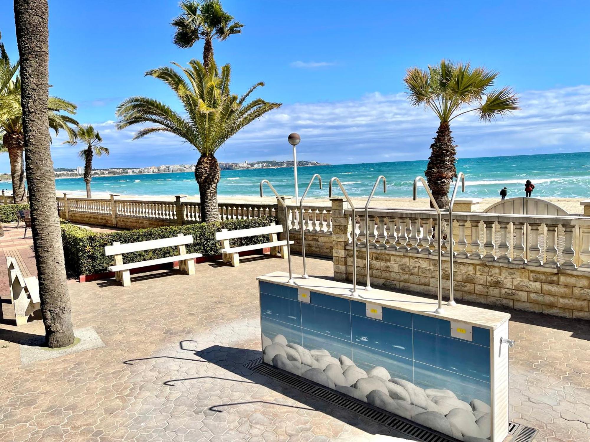 Vacaciones Frente Playa Y Climatizado Apartment Кембрилс Екстериор снимка